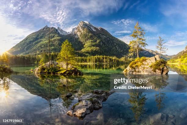 lake hintersee in berchtesgaden national park, bavaria, germany - dramatische landschaft stock-fotos und bilder