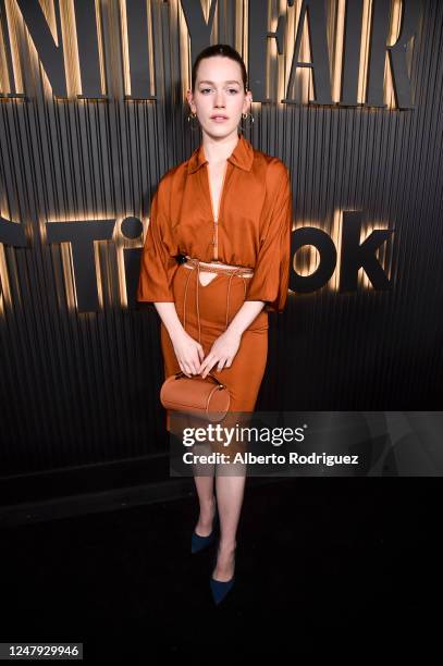 Victoria Pedretti Photos and Premium High Res Pictures - Getty Images