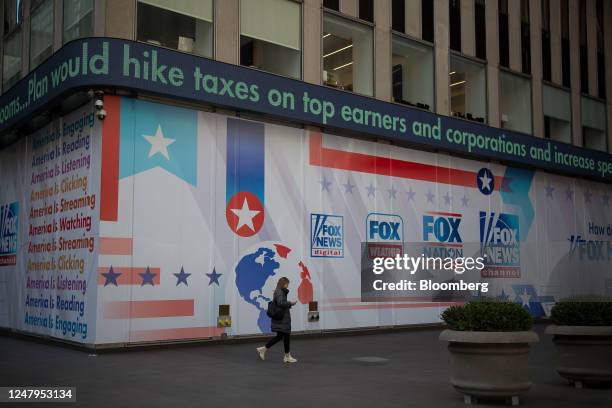 Fox Building Front Fox News Building Photos and Premium High Res Pictures - Getty Images