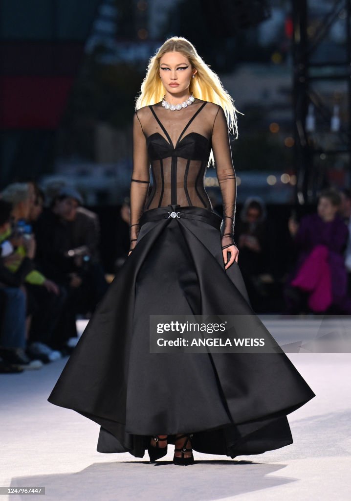 FASHION-US-VERSACE-SHOW