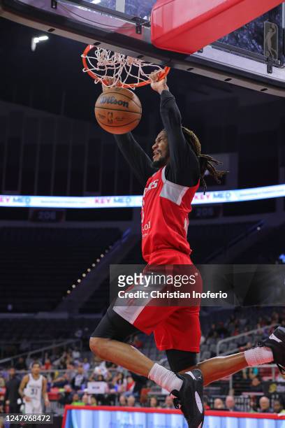 March9: Trhae Mitchell of the Rio Grande Valley Vipers dunks the ball during a game against Iowa Wolves on March 9, 2023 at the Bert Ogden Arena in...