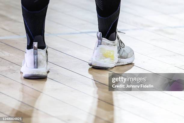 Illustration on the shoe of the grip resin for the hands during the Ligue Butagaz Energie match between Toulon and Metz on March 10, 2023 in Toulon,...