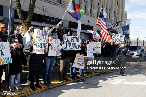 Anti Drag Rally Pro- and anti-drag queen protestors gather outside of Sidetrack... News ...