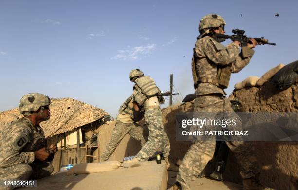 Combating Fragmentation Fragmentation Grenade Photos and Premium High Res Pictures - Getty Images