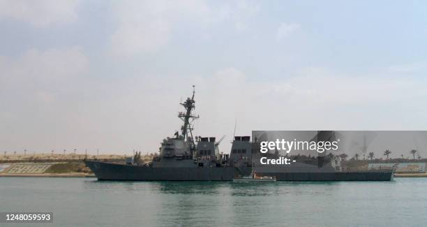 The American destroyer USS Mason crosses the Suez canal close to the port city of Ismailia, some 120 km northeast of Cairo, on March 12, 2011. The...