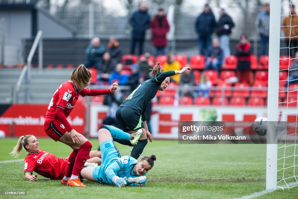 Bayer 04 Leverkusen v VfL Wolfsburg - FLYERALARM Frauen-Bundesliga
