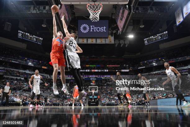 Josh Giddey of the Oklahoma City Thunder shoots the ball during the game against the San Antonio Spurs on March 12, 2023 at the AT&T Center in San...
