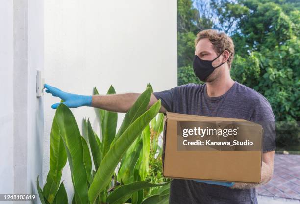 neighbors delivering food donation for elderly neighbors - contactless delivery stock pictures, royalty-free photos & images