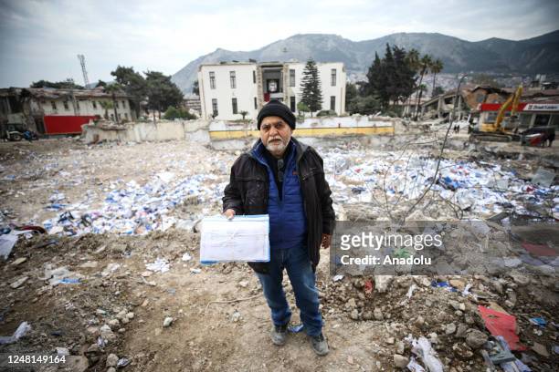 Hatay Metropolitan Municipality employee Mehmet Bayraktar, who lost 11 relatives in the earthquakes in Kahramanmaras-centered earthquakes, is on...