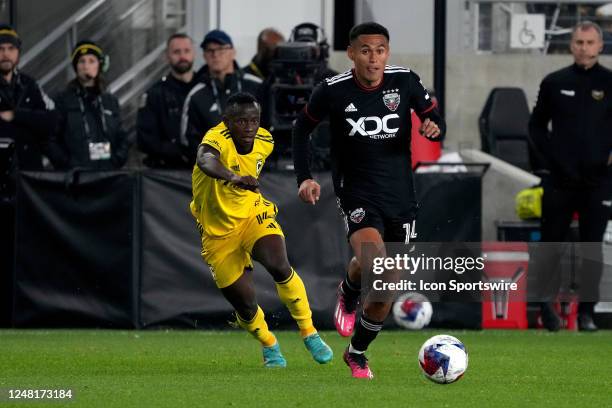Andy Najar of D.C. United dribbles the ball during the first half between the the Columbus Crew and the D.C. United at Lower.com Field in Columbus,...