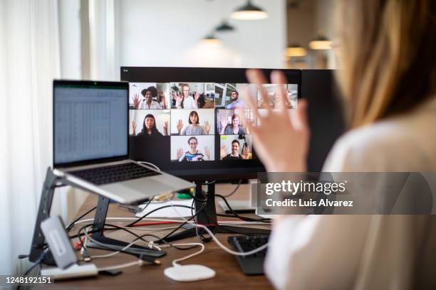 business people having online meeting - novo normal conceito - fotografias e filmes do acervo