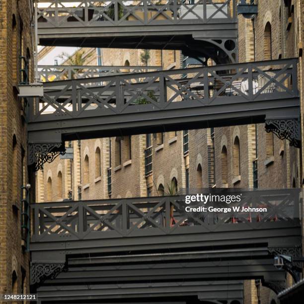 elevated - shad thames stock pictures, royalty-free photos & images