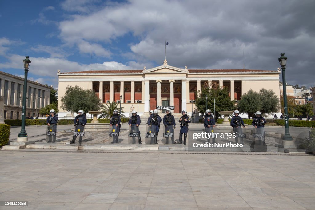 Athes Gui Riot Riot police forces have surrounded the EKPA rector's office in... News ...