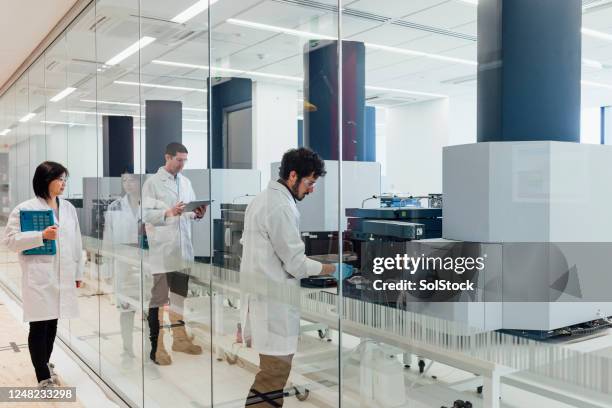 analysing in the laboratory - medical technical equipment stock pictures, royalty-free photos & images
