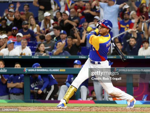 Luis Arráez of Team Venezuela bats during Game 7 of Pool D between Team Nicaragua and Team Venezuela at loanDepot Park on Tuesday, March 14, 2023 in...