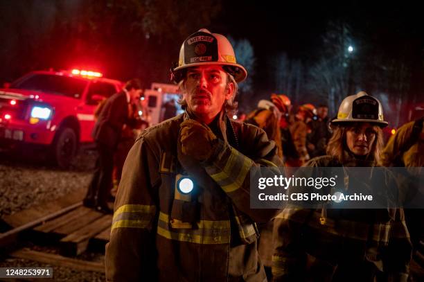 Off the Rails The crews respond to the scene of a train crash where the rescue has the potential to spiral out of control when they discover the...