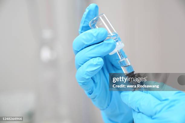 Loading Injection From Vial Vial Filling Photos and Premium High Res Pictures - Getty Images