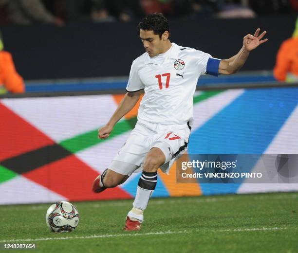 27 Ahmed Hassan Football Stock Photos High Res Pictures And Images 27-ahmed-hassan-football-stock-photos-high-res-pictures-and-images