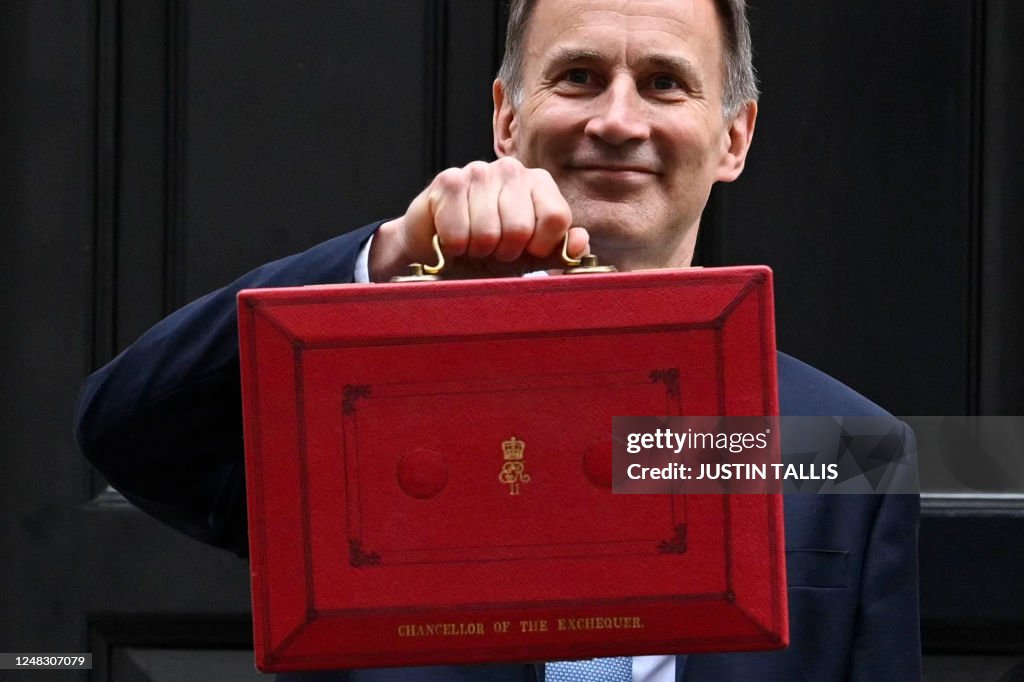 BRITAIN-POLITICS-ECONOMY-BUDGET