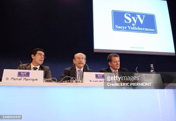 Spanish construction group Sacyr Vallehermoso chairman Luis del Rivero talks flanked by first deputy chairman D. Manuel Manrique and Sacyr's Santiago...