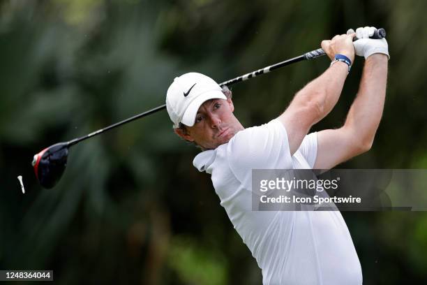 Rory McIlroy of Northern Ireland hits a drive at the 7th hole during the first round of THE PLAYERS Championship on THE PLAYERS Stadium Course at TPC...