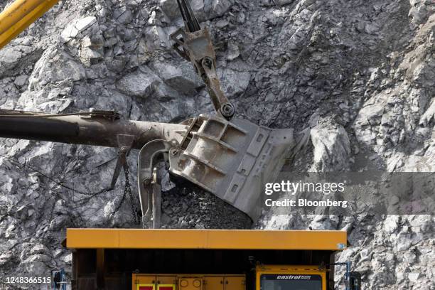 Mining Ore Compactor Ore Of Copper Photos and Premium High Res Pictures - Getty Images