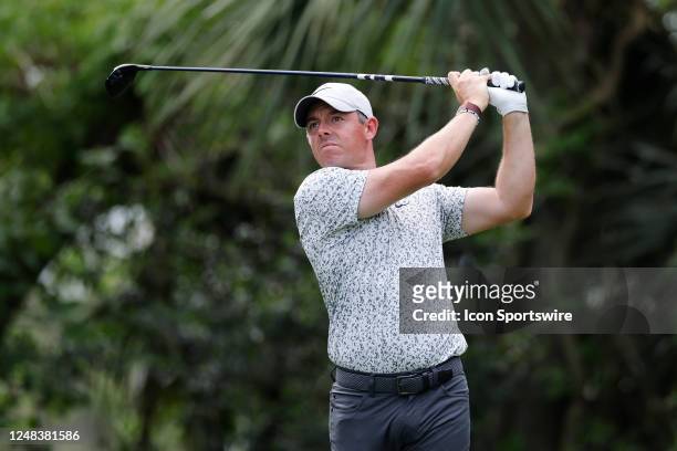 Rory McIlroy of Northern Ireland hits a drive at the 5th hole during the second round of THE PLAYERS Championship on THE PLAYERS Stadium Course at...