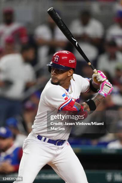 Ketel Marte of the Dominican Republic bats in the first inning against Puerto Rico at loanDepot park on March 15, 2023 in Miami, Florida.