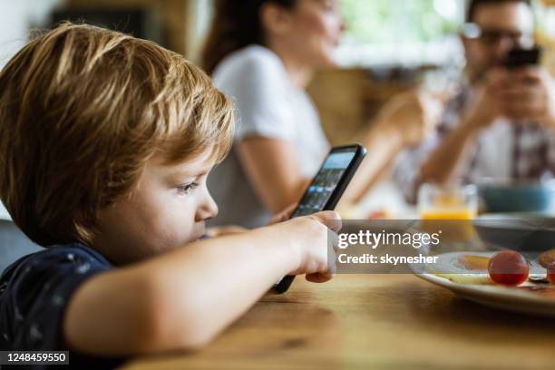 362 Cartoon Dinner Table Photos and Premium High Res Pictures - Getty Images 362 Cartoon Dinner Table Photos and Premium High Res Pictures - Getty Images