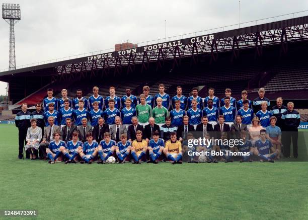 Ipswich Town line up for a team photograph at Portman Road in Ipswich, England, circa August 1987. Back row : David Gregory, unknown, Chris Kiwomya,...