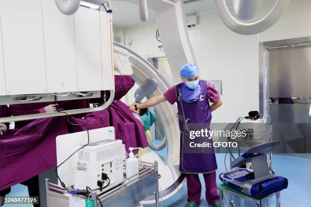 Pacemaker Person 1,326 Pacemaker Stock Photos, High-Res Pictures, and Images - Getty Images