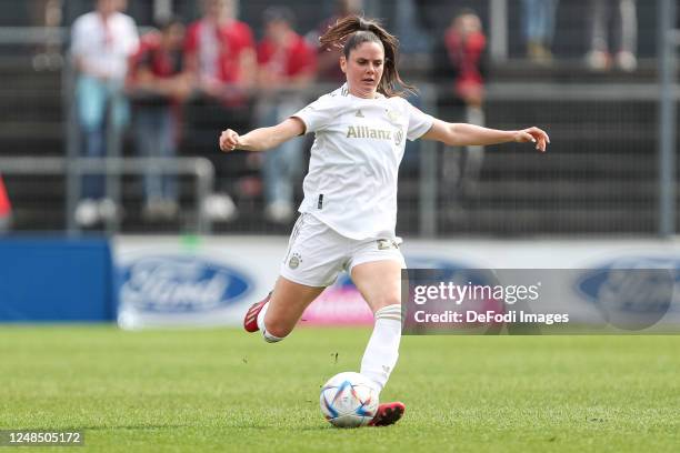 Sarah Zadrazil of FC Bayern München controls the ball during the FLYERALARM Frauen-Bundesliga match between 1. FC Köln and FC Bayern München at...