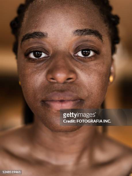 portrait of african woman - no make up stock pictures, royalty-free photos & images