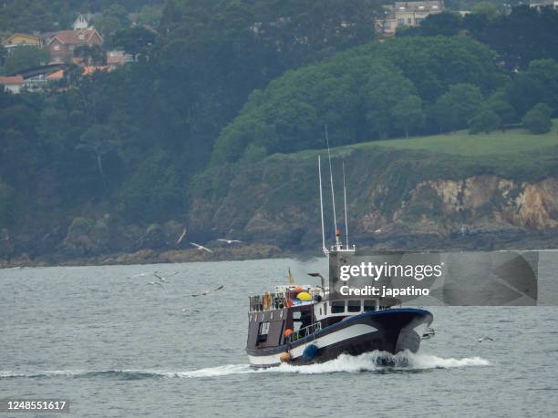 fishing boat - la coruña imagens e fotografias de stock