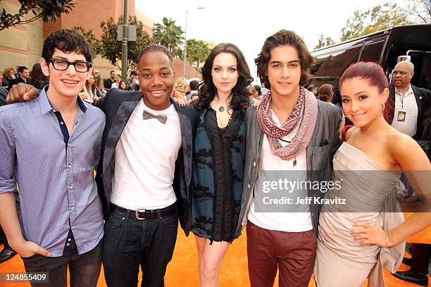 Matt Bennett Leon Thomas III Elizabeth Gillies Avan Jogia and Ariana Grande cast members of Victorious arrive at Nickelodeon's 2011 Kids' Choice...