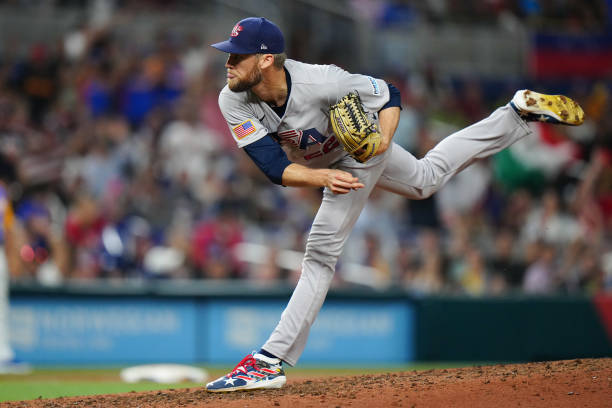 Daniel Bard of Team USA pitches in the fifth inning during the 2023 World Baseball Classic Quarterfinal game between Team USA and Team Venezuela at...