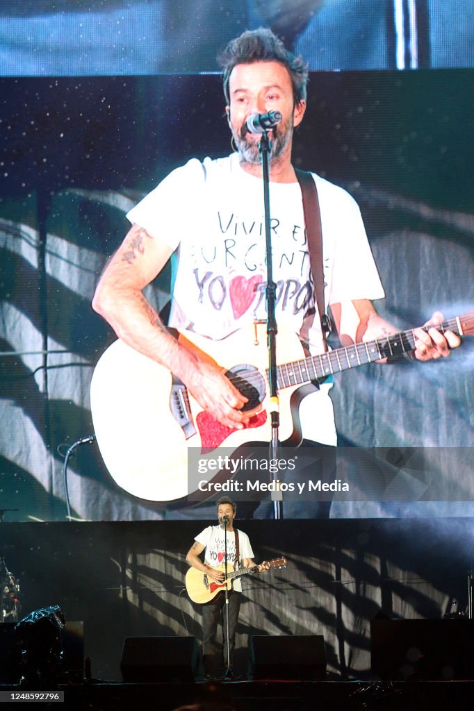 Jarabe de Palo Performs in Mexico City