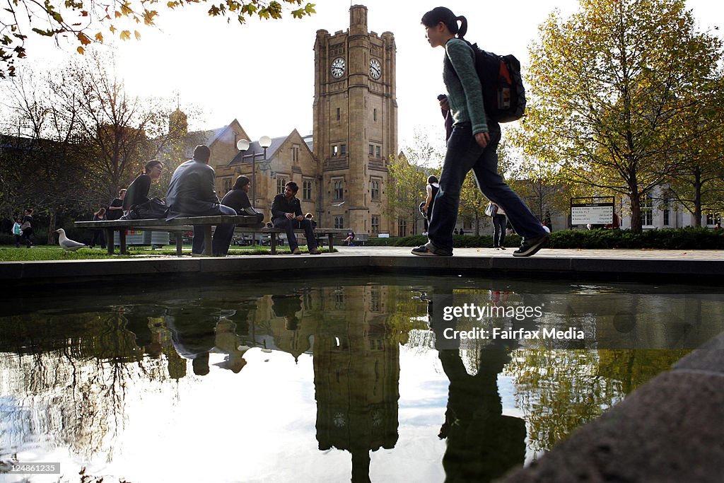 Melbourne University South Lawn and Arts building, 16 May 2007.