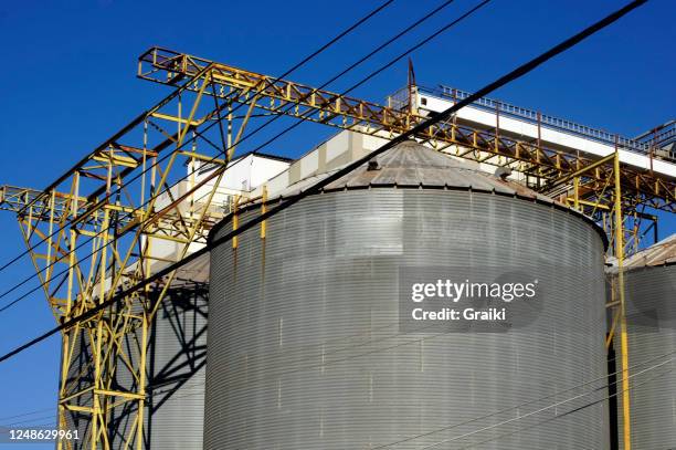 grain storage tank - corncob towers stock pictures, royalty-free photos & images