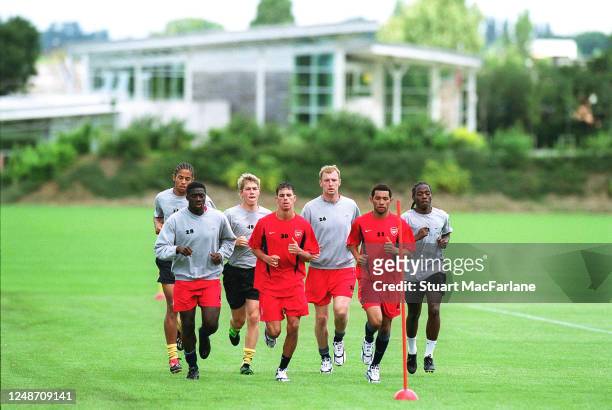 Ryan Garry, Kolo Toure, Olafur-Ingi Skulason, Jeremie Aliadiere, Igors Stepanovs, Jermaine Pennant and Jermaine Brown of Arsenal during an Arsenal...
