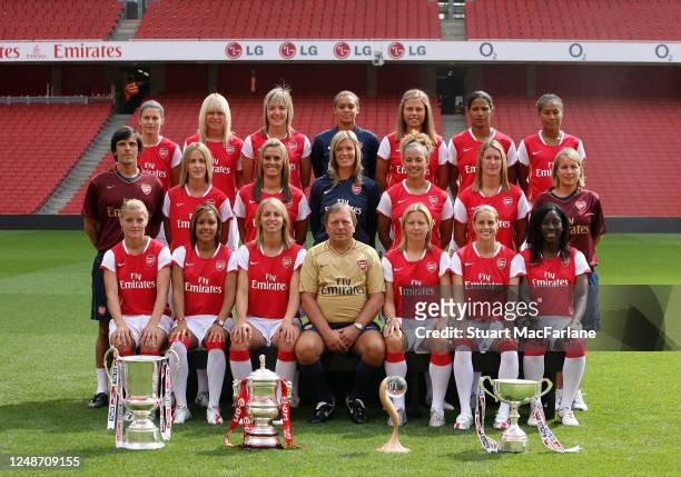 The Arsenal Ladies team group, Back row Karen Carney, Leanne Champ, Gemma Davison, Rebecca Spencer, Gilly Flaherty, Mary Phillip, Rachel Yankey....