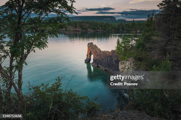 sea lion rock at sleeping giant - ontario canada stock pictures, royalty-free photos & images