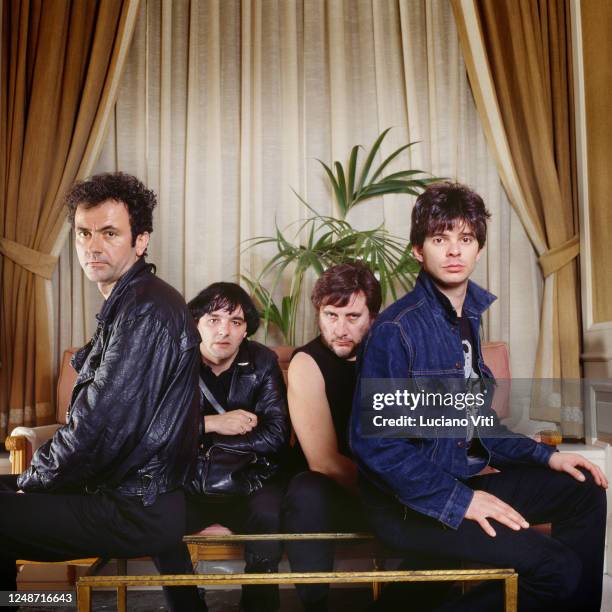Débardeur The Stranglers Jean-Jacques Burnel Live - Photo Virginia Turbett