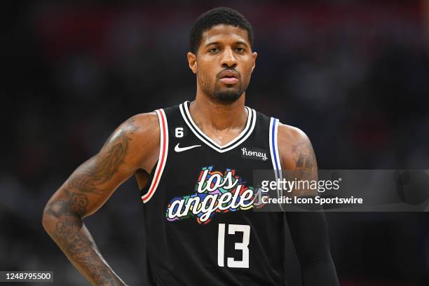 LOS ANGELES, CA - DECEMBER 03: Los Angeles Clippers Guard Paul George (13)  shoots a three pointer during a NBA game between the Portland Trail Blazers  and the Los Angeles Clippers on