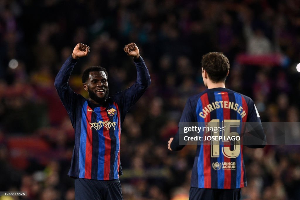 Barcelona duo refuse pay cut
