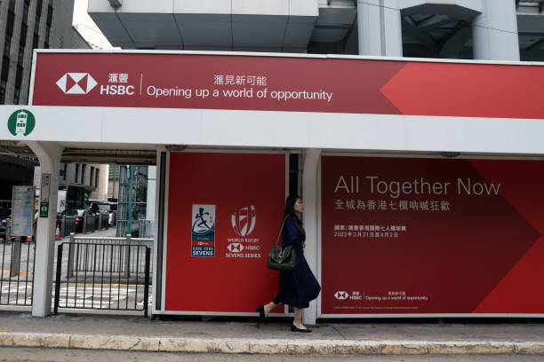 CHN: HSBC Tumbles in Hong Kong as AT1 Debt Selloff Weighs on Banks