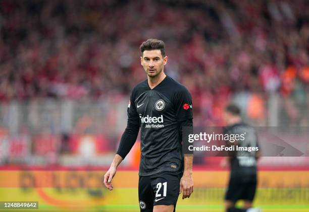 Lucas Alario of Eintracht Frankfurt looks on during the Bundesliga match between 1. FC Union Berlin and Eintracht Frankfurt at Stadion an der alten...