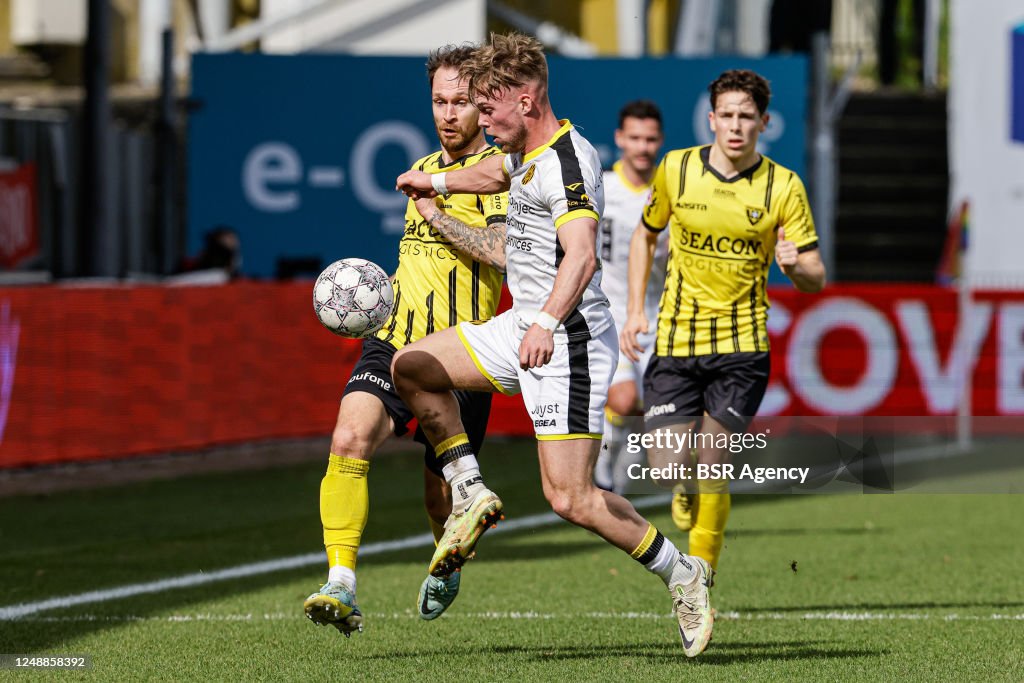 Robert Klaasen of VVV Venlo, Arjen van der Heide of Roda JC during... News Photo Getty Images Robert Klaasen of VVV Venlo, Arjen van der Heide of Roda JC during... News Photo Getty Images