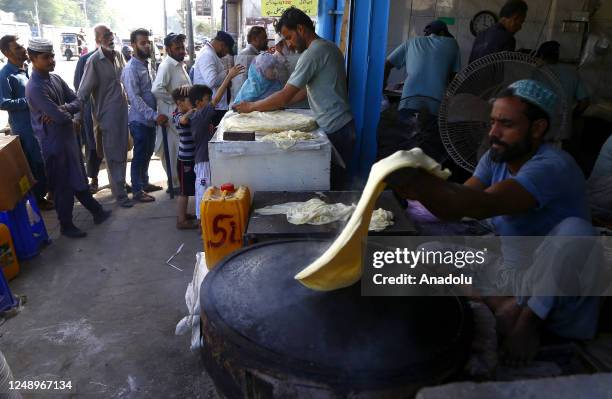 Karnachi Roti 22 Rumali Roti Stock Photos, High-Res Pictures, and Images - Getty Images