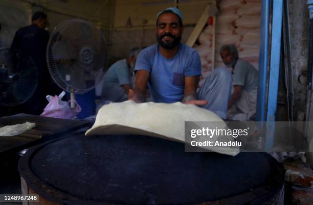 Karnachi Roti 22 Rumali Roti Stock Photos, High-Res Pictures, and Images - Getty Images